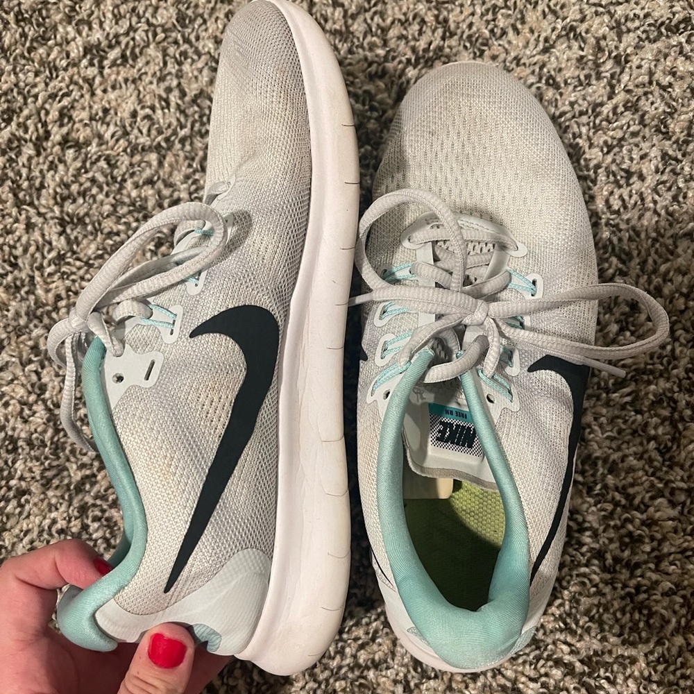 Nike tennis shoes
